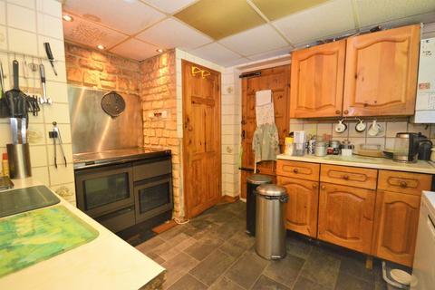 41 Gibraltar Crescent, Epsom, KT19 9BS