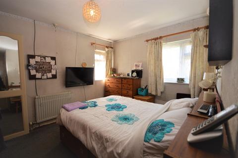 41 Gibraltar Crescent, Epsom, KT19 9BS