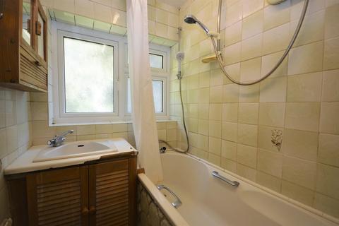41 Gibraltar Crescent, Epsom, KT19 9BS