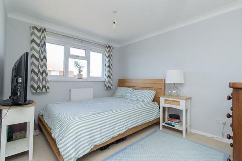 18 Broomfield Crescent, Cliftonville, Margate, CT9 3YJ