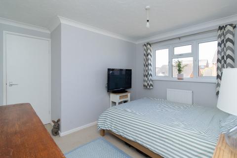 18 Broomfield Crescent, Cliftonville, Margate, CT9 3YJ