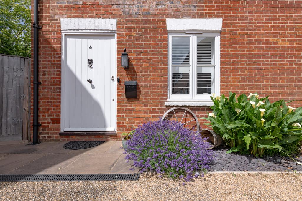 Stunning three Bedroom former coach house