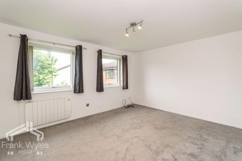2 bedroom flat to rent, Cottam Close, Lytham St. Annes