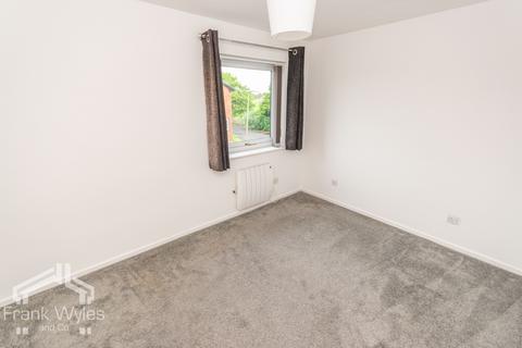 2 bedroom flat to rent, Cottam Close, Lytham St. Annes