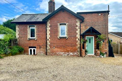 6 bedroom detached house for sale, Blackmill Lane, Great Moulton, Norwich, NR15 2DZ