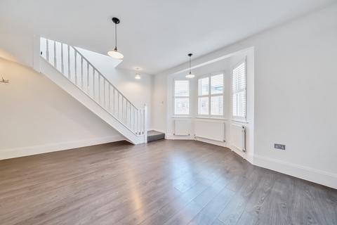 1 bedroom apartment for sale, Pinner Road, Northwood, Middlesex