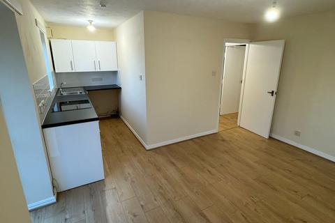 1 bedroom flat to rent, Milburn Road, Gillingham ME7