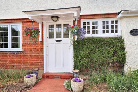 5 bedroom detached house for sale, Crossway, Walton-on-Thames KT12