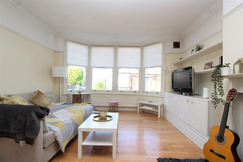 1 bedroom apartment to rent, Dukes Avenue, Muswell Hill, London, N10