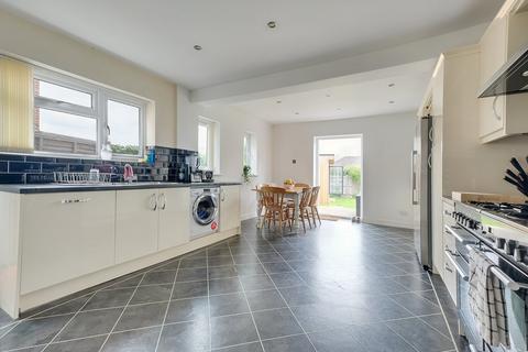 4 bedroom semi-detached house for sale, St Margarets Road, Chelmsford CM2