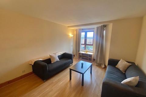 2 bedroom flat to rent, Cleveland Street, Glasgow G3