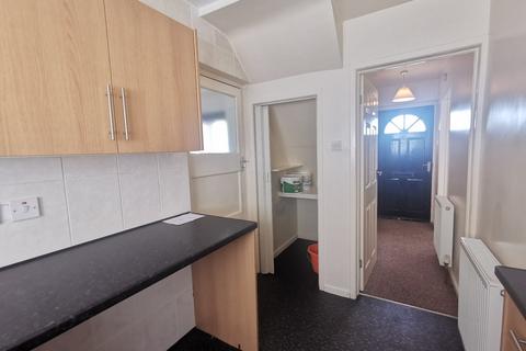 2 bedroom semi-detached house to rent, Standale Rise, Pudsey, West Yorkshire, LS28