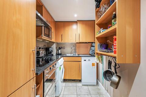 2 bedroom flat for sale, Lavender Hill, Battersea