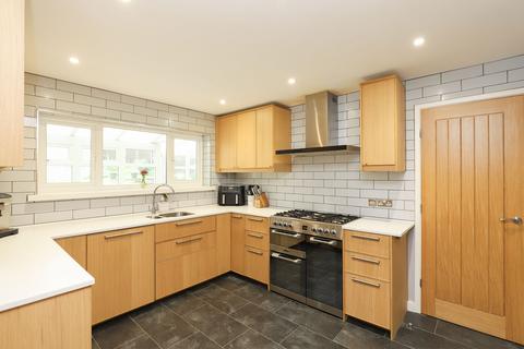 6 Brookside Close, Sheffield, S12 4LE