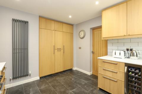 6 Brookside Close, Sheffield, S12 4LE