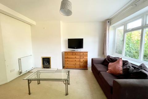 1 bedroom in a house share to rent, Weydon Hill Close, Farnham