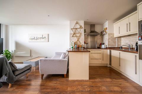 2 bedroom flat for sale, Basin Approach, Gallions Reach, London, E16