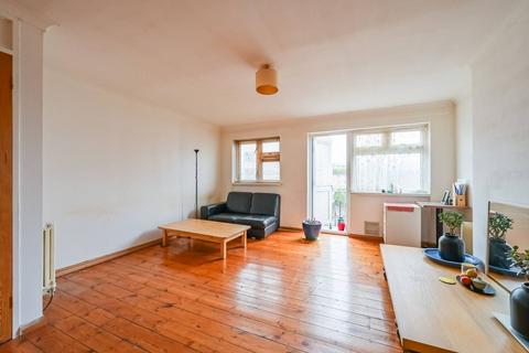 3 bedroom flat for sale, Beaconsfield Road, West Ham, London, E16