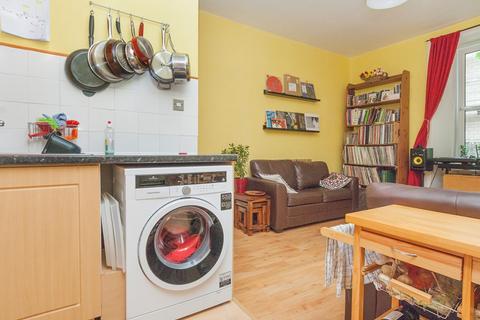 1 bedroom flat to rent, 0628L – West Park Place, Edinburgh, EH11 2DP