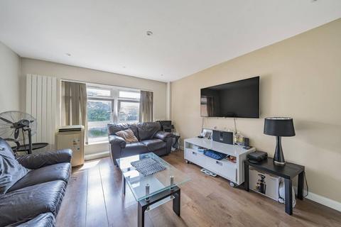 2 bedroom flat for sale, Pert Close, Muswell Hill, London, N10