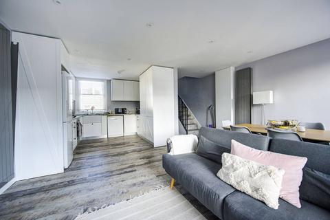 3 bedroom maisonette for sale, Campana Road, Parsons Green, London, SW6