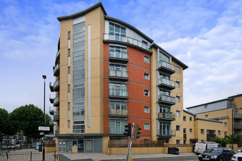 2 bedroom flat for sale, Townmead Road, Sands End, London, SW6