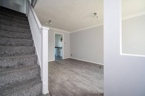 2 bedroom terraced house to rent, Banks Way, Burpham, Guildford, GU4
