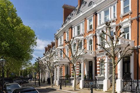 3 bedroom apartment for sale, Observatory Gardens, London, W8