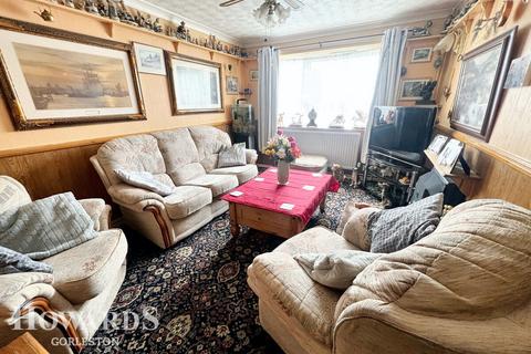 2 bedroom maisonette for sale, Da Volls Court, Gorleston