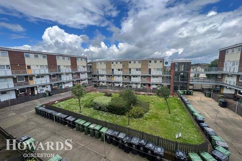 2 bedroom maisonette for sale, Da Volls Court, Gorleston