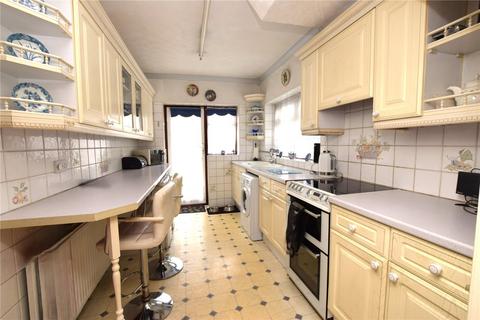 3 bedroom end of terrace house for sale, Rochford Avenue, Chadwell Heath, RM6