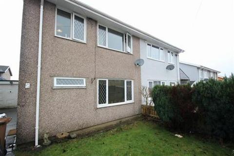 3 bedroom semi-detached house to rent, Pen-Derri Close, Oakdale, NP12