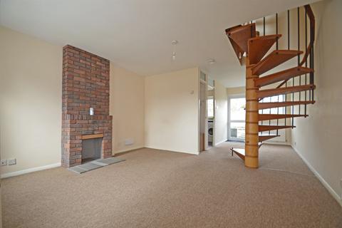 3 bedroom terraced house to rent, Swan Close, Storrington, Pulborough, West Sussex, RH20
