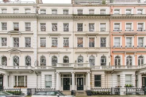 2 bedroom flat to rent, Cornwall Gardens, South Kensington, London, SW7