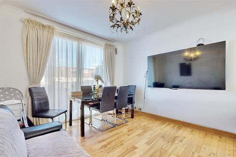 8 Woodside Place, Wembley, HA0 1UW