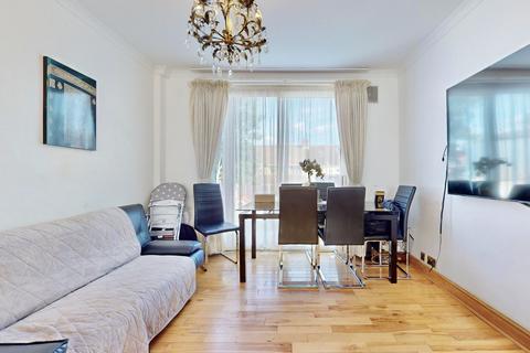 8 Woodside Place, Wembley, HA0 1UW