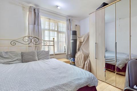 8 Woodside Place, Wembley, HA0 1UW