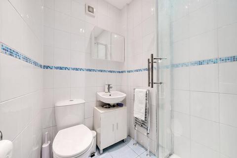 13 North Gardens, London, SW19 2NR