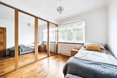 13 North Gardens, London, SW19 2NR