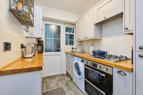 2 bedroom flat for sale, Howard Court, Peckham Rye, London, SE15