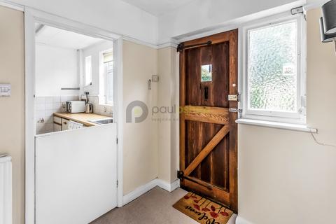 112 Reddown Road, Coulsdon, CR5 1AL