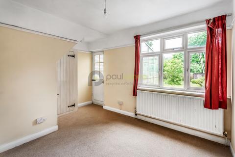 112 Reddown Road, Coulsdon, CR5 1AL