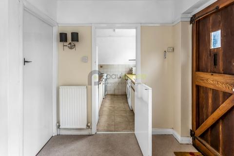 112 Reddown Road, Coulsdon, CR5 1AL