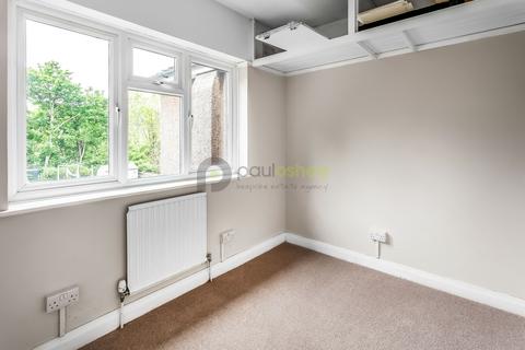 112 Reddown Road, Coulsdon, CR5 1AL