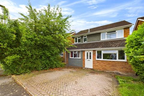 3 bedroom detached house for sale, Fox Cover, Chinnor