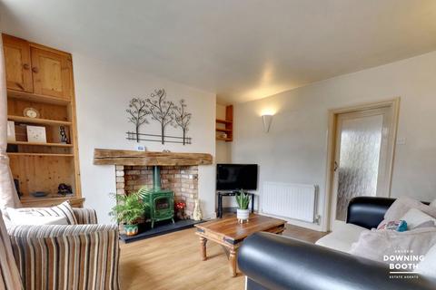 182 Walsall Road, Lichfield, WS13 8AH