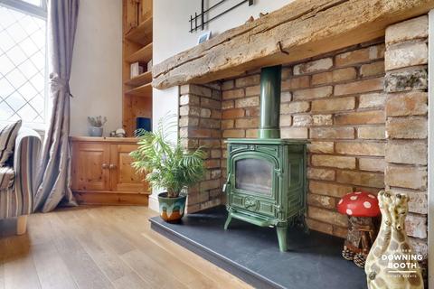 182 Walsall Road, Lichfield, WS13 8AH