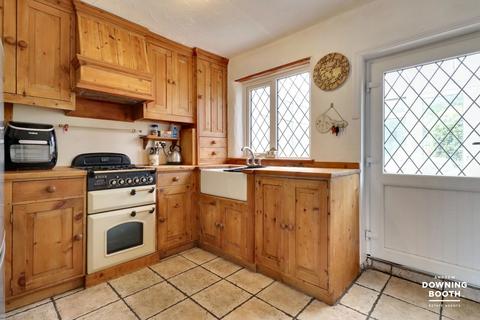 182 Walsall Road, Lichfield, WS13 8AH
