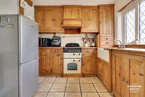 182 Walsall Road, Lichfield, WS13 8AH
