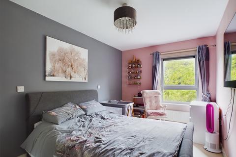 2 bedroom flat for sale, Netherfield Place, Basingstoke, RG24